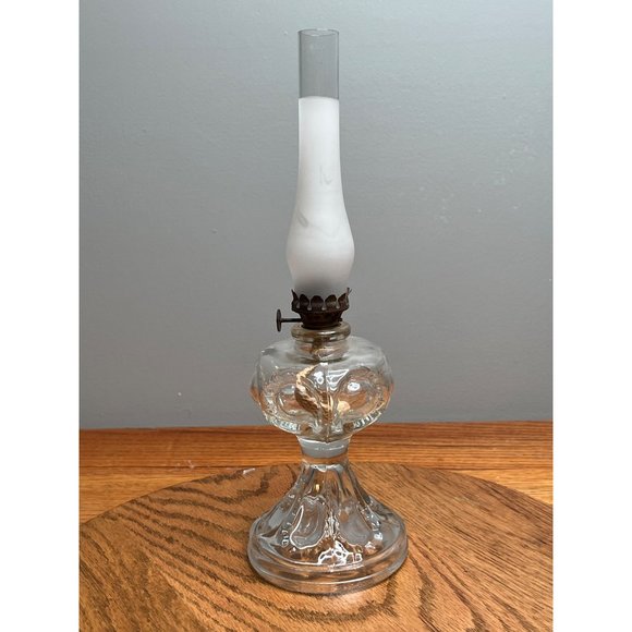 Antique Miniature Clear Bulls-Eye Glass Hurricane Oil Lamp With Frosted Globe, 1 - Picture 2 of 10